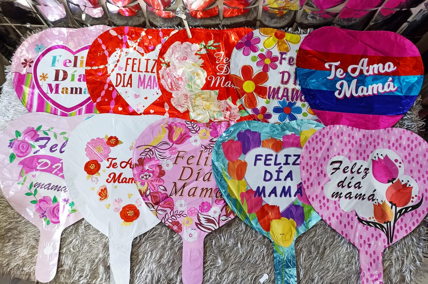 Paq. 10 globos 10" Día de las Madres con portaglobos pequeños. GA10
