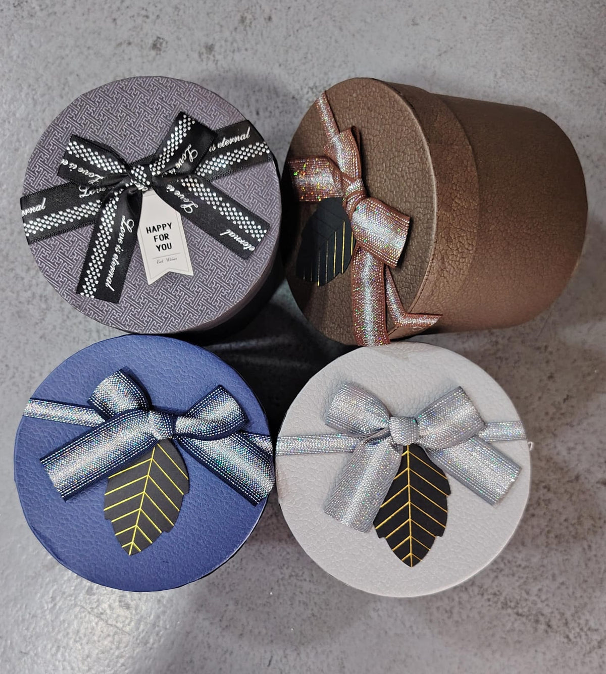 Caja de regalo circular 13x12cm. TH206