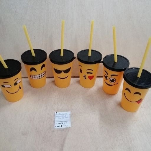 Vaso con diseño de emojis y sorbete. 3453