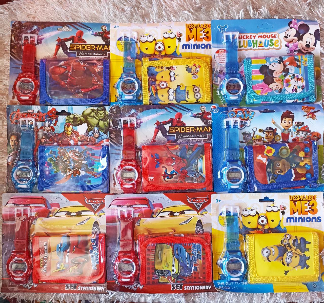 Blíster billetera y reloj de personajes. JDOS243