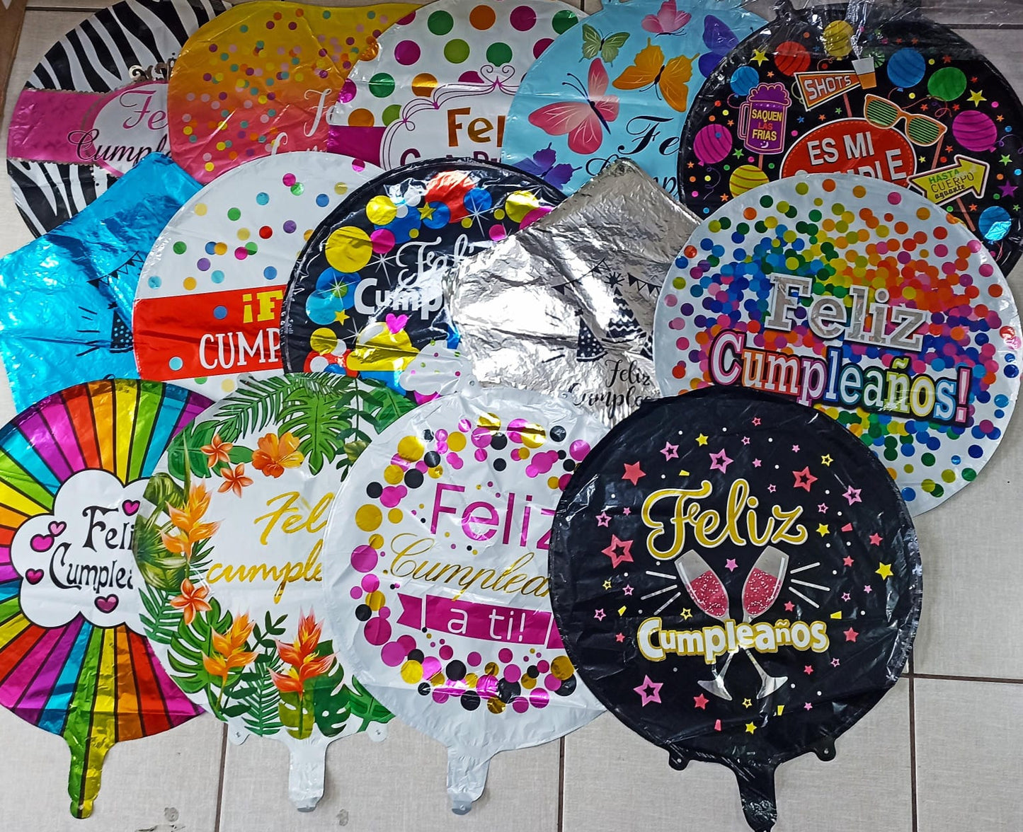 Paq. 10 globos 18" feliz cumpleaños con portaglobos. GA18