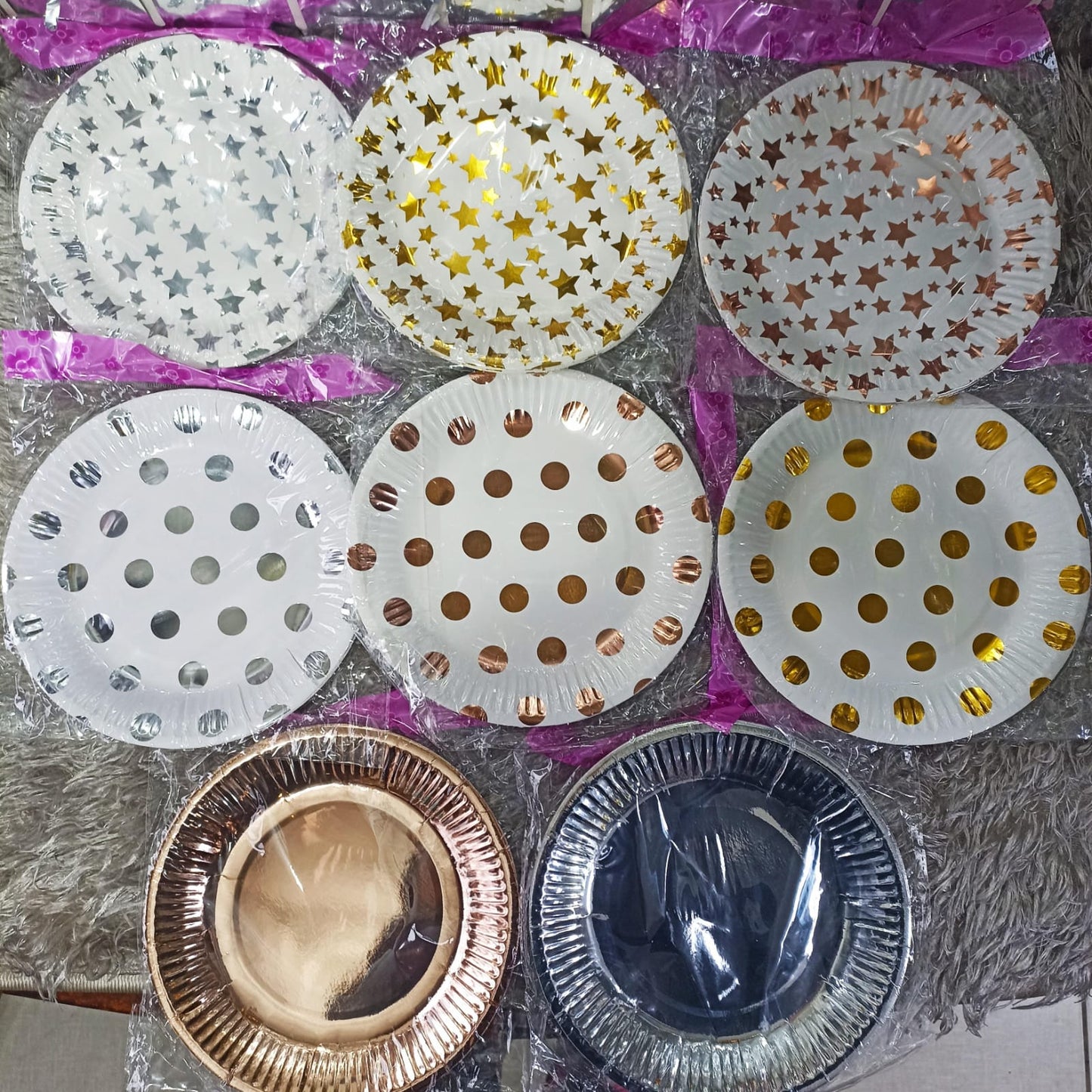 Platos cartón brillantes x10. JDOS535