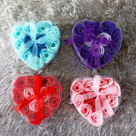 Caja corazón de flores de jabón 12pcs con aroma. FJ44