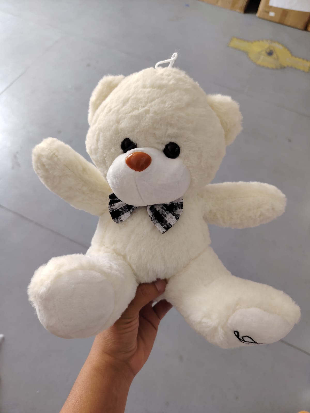 Peluches variados 25cm con ventosa. W207