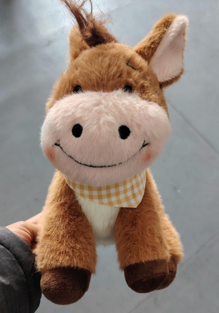 Peluches variados 25cm con ventosa. W207