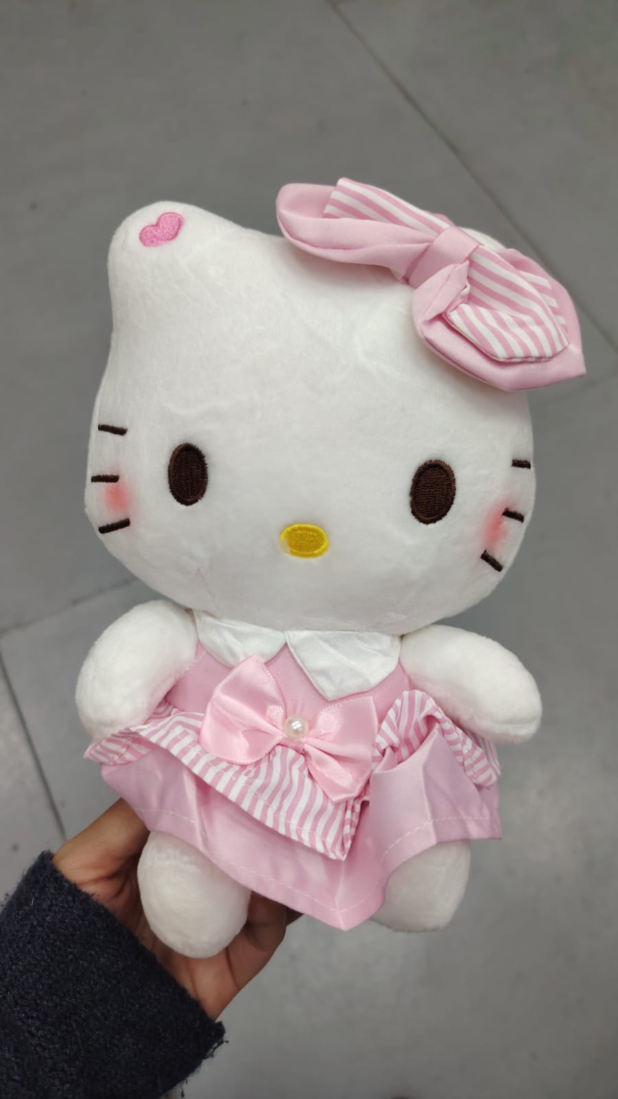 Peluches variados 25cm con ventosa. W207