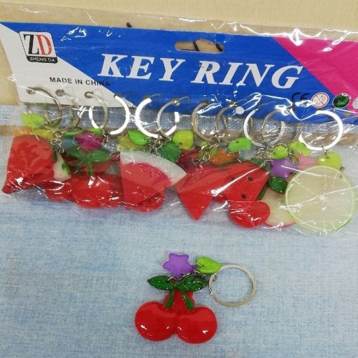 Llavero con formas de fruta. D21351