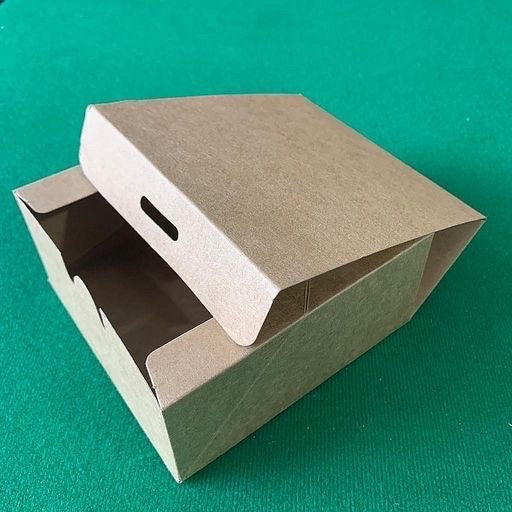 Caja rectangular grande de manila 27,5x21,5x8,5cm. G218