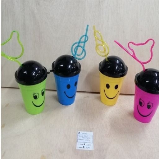 Vaso con diseño de carita feliz y sorbete distintas formas. 3423